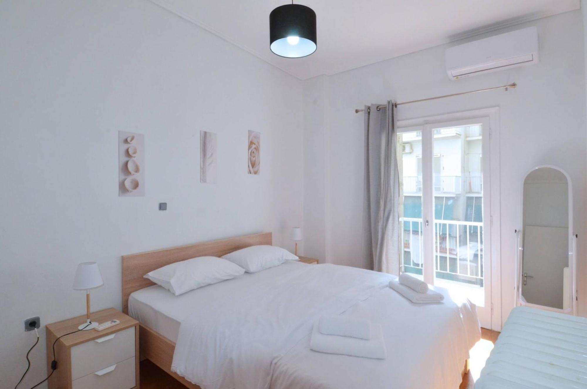 אתונה A Cozy Minimal Apartment At Koukaki, Dimitrako... מראה חיצוני תמונה